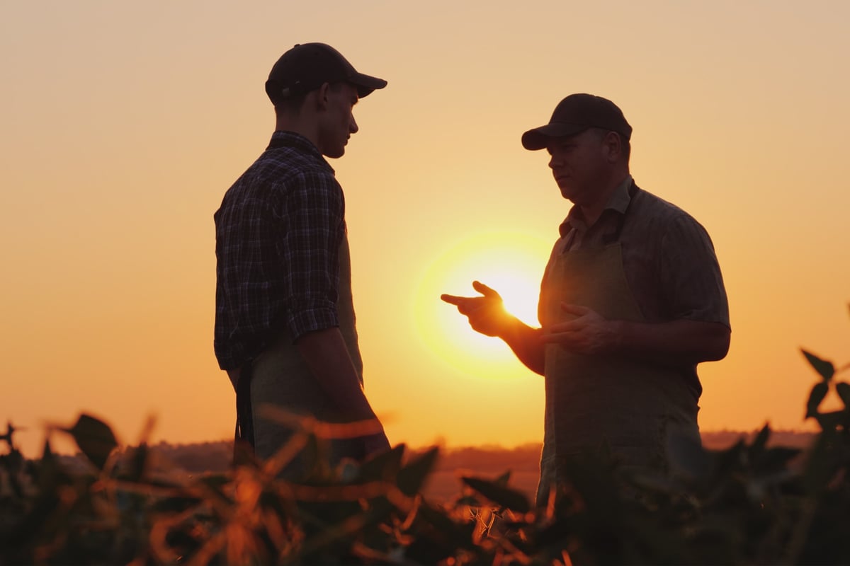 farmers-talking-in-field